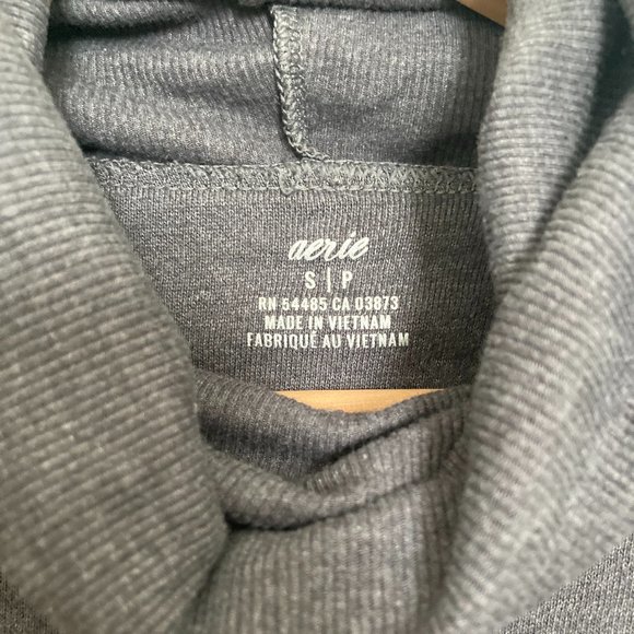 Aerie cropped sweatshirt with ribbed turtleneck Oversized fit Size S - Picture 2 of 4
